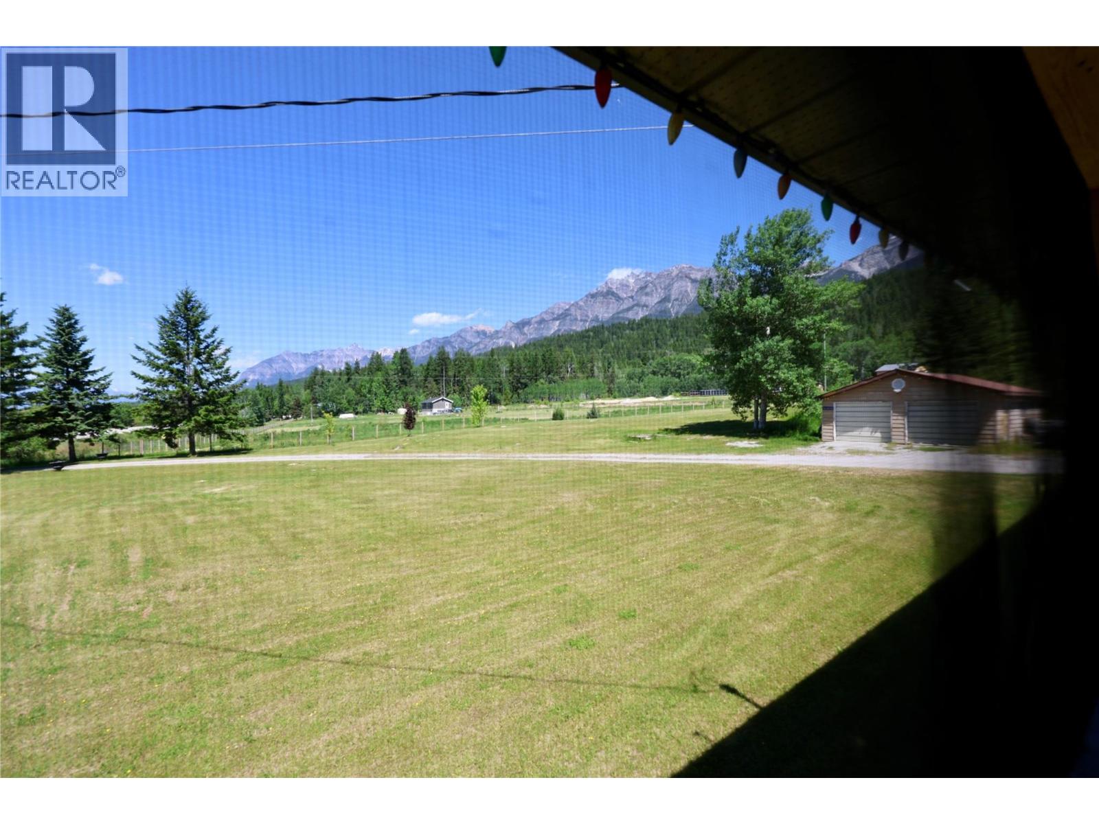 3049 95 Highway, Golden, British Columbia  V0A 1H2 - Photo 5 - 10351788