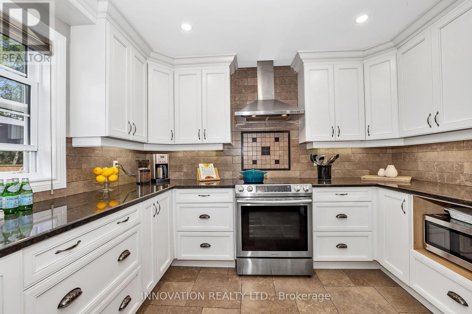 297 Liard Street S, Ottawa, Ontario  K2S 1J2 - Photo 11 - X12424968
