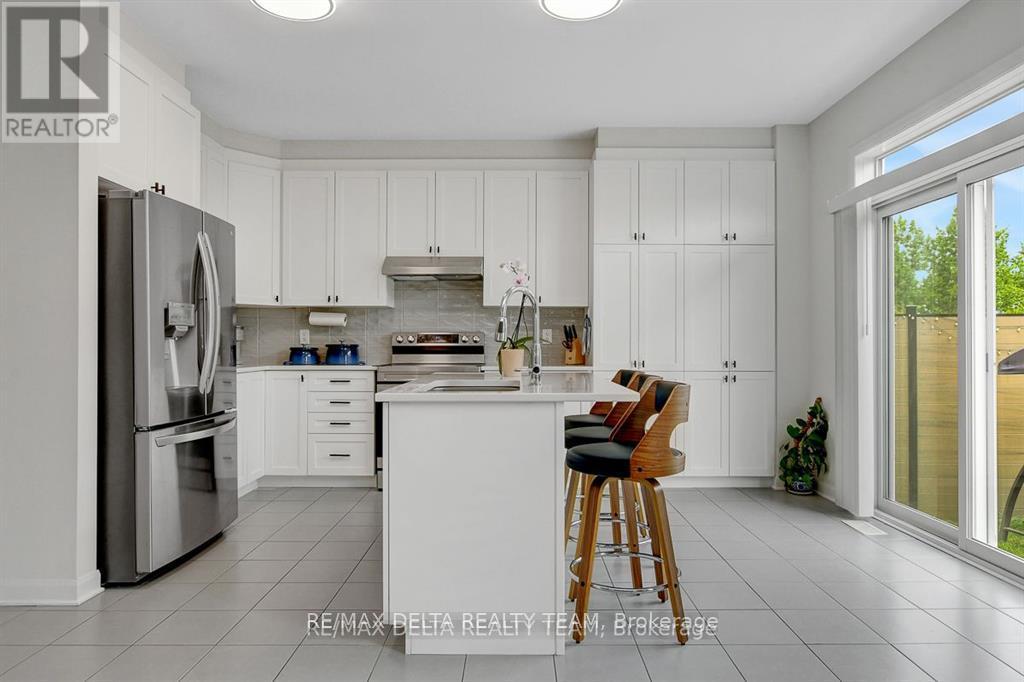 370 Aquaview Drive, Ottawa, Ontario  K4A 5K5 - Photo 10 - X12424988