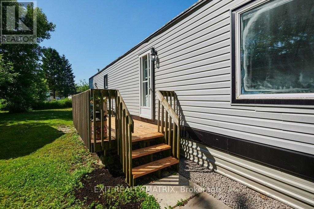 8930 Lynwood Park Private, Ottawa, Ontario  K0A 1V0 - Photo 3 - X12425008