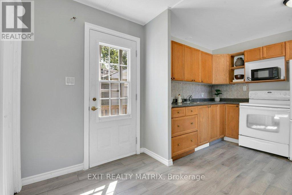 8930 Lynwood Park Private, Ottawa, Ontario  K0A 1V0 - Photo 7 - X12425008