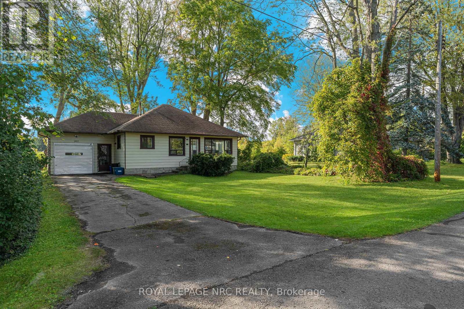 207 ELMWOOD AVENUE, Fort Erie, Ontario