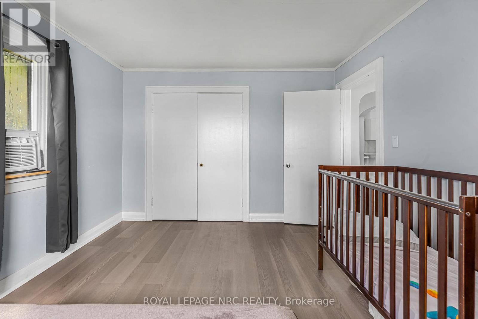 207 Elmwood Avenue, Fort Erie, Ontario  L0S 1B0 - Photo 18 - X12425016