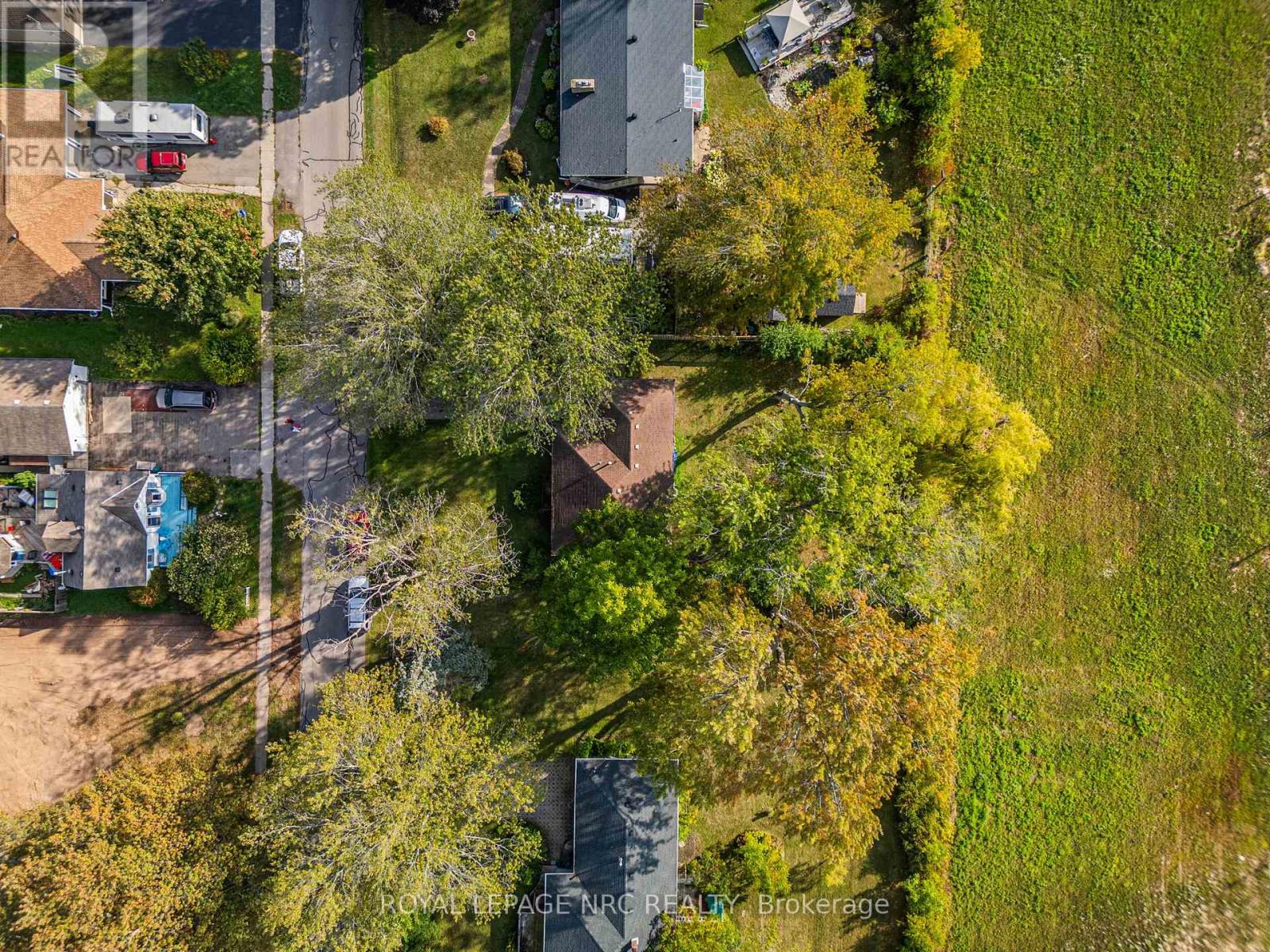 207 Elmwood Avenue, Fort Erie, Ontario  L0S 1B0 - Photo 25 - X12425016