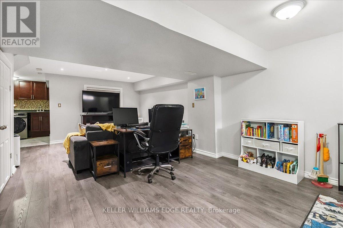 35 Pettit Street, Hamilton, Ontario  L8E 5V7 - Photo 23 - X12424911