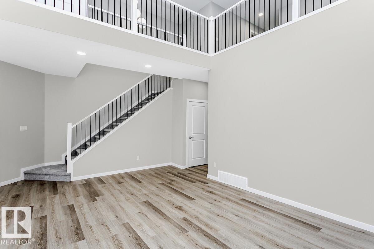 2363 Egret Wy Nw, Edmonton, Alberta  T6M 3G8 - Photo 8 - E4459295