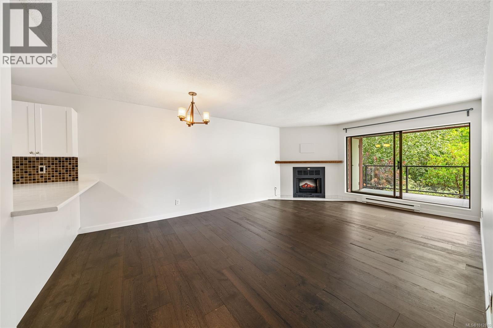 208 420 Parry St, Victoria, British Columbia  V8V 2H7 - Photo 4 - 1012810