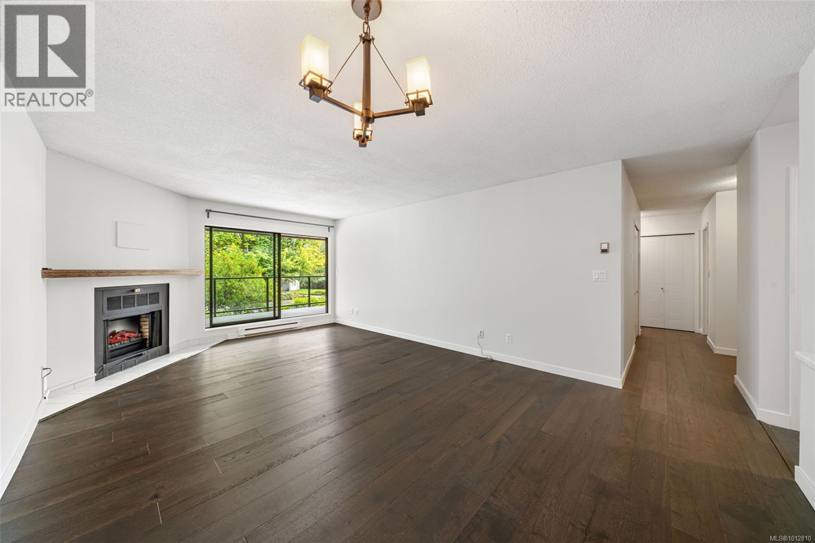 208 420 Parry St, Victoria, British Columbia  V8V 2H7 - Photo 5 - 1012810