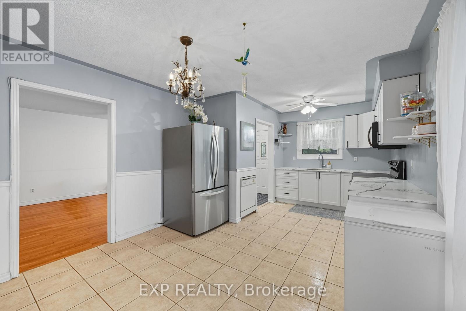 981 Jalna Boulevard, London South, Ontario  N6E 2R2 - Photo 18 - X12401765