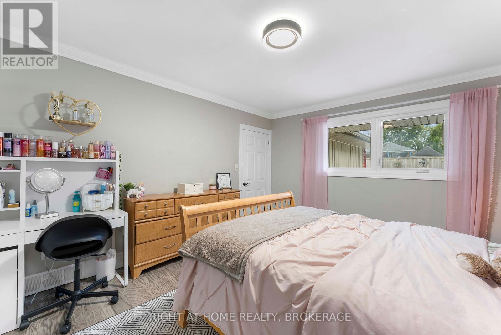 57 Metcalfe Street, Thorold, Ontario  L2V 3A2 - Photo 24 - X12424758
