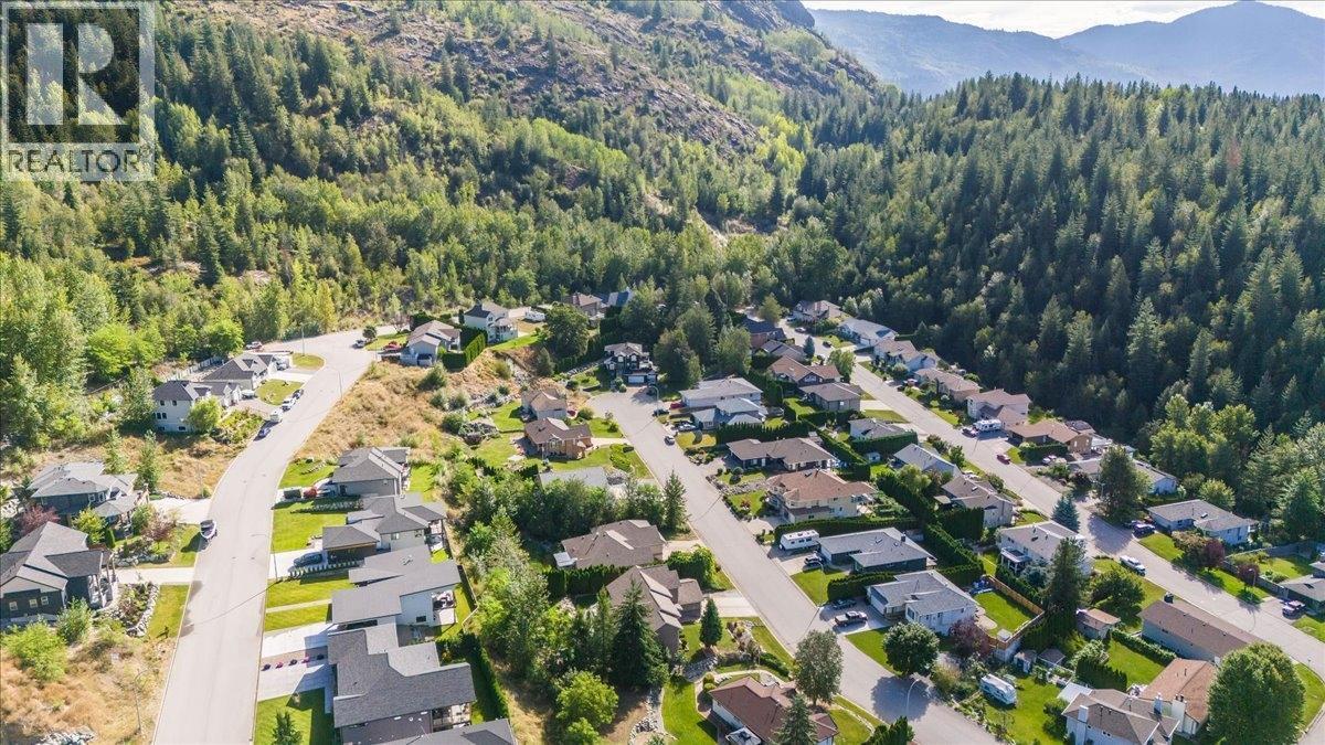 2310 Mcbride Street, Trail, British Columbia  V1R 4N8 - Photo 8 - 10353360