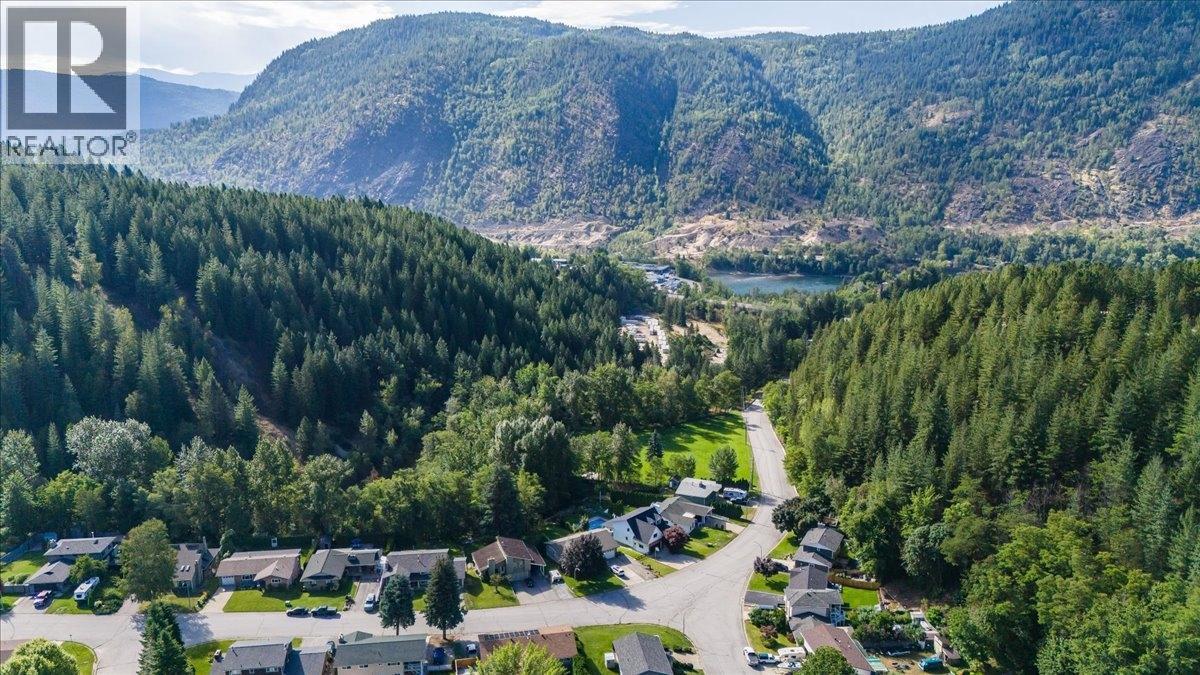 2310 Mcbride Street, Trail, British Columbia  V1R 4N8 - Photo 63 - 10353360