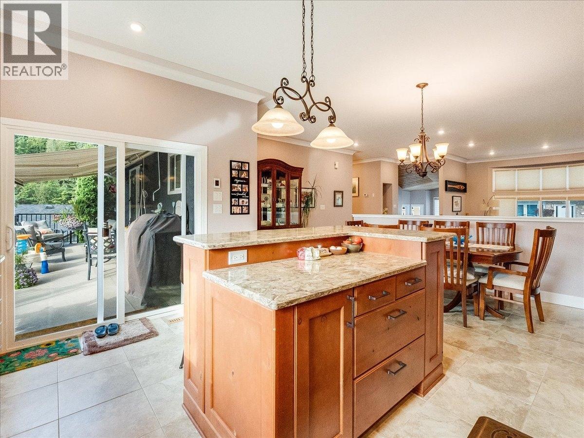 2310 Mcbride Street, Trail, British Columbia  V1R 4N8 - Photo 21 - 10353360