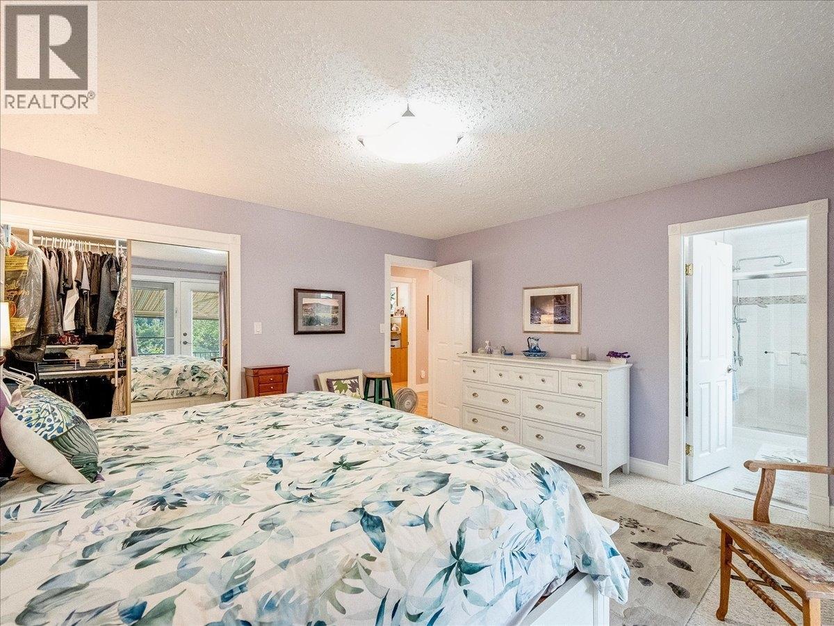 2310 Mcbride Street, Trail, British Columbia  V1R 4N8 - Photo 40 - 10353360