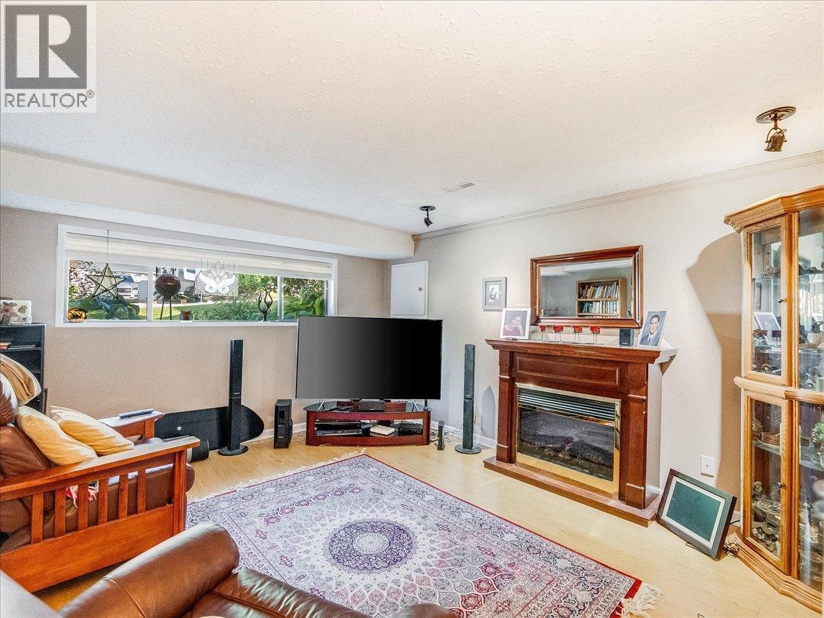 2310 Mcbride Street, Trail, British Columbia  V1R 4N8 - Photo 48 - 10353360