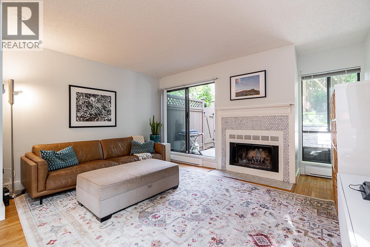 #13 230 W 14TH STREET, North Vancouver, British Columbia