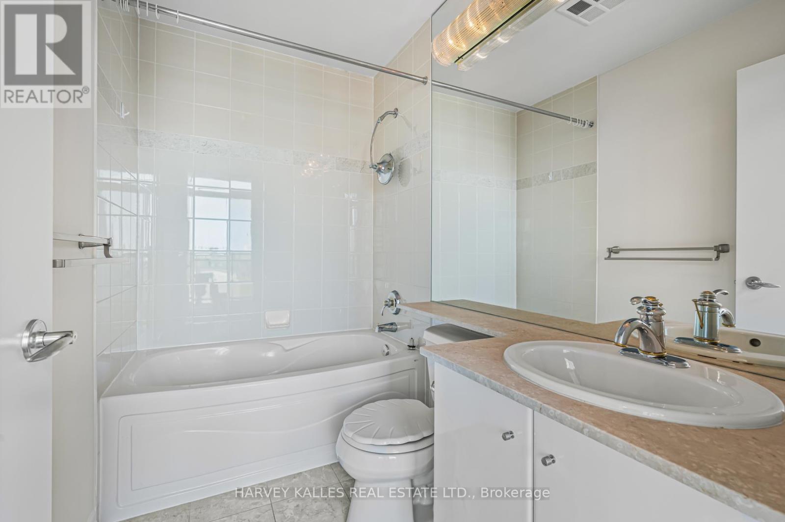 1703 - 300 Bloor Street E, Toronto, Ontario  M4W 3Y2 - Photo 14 - C12424969