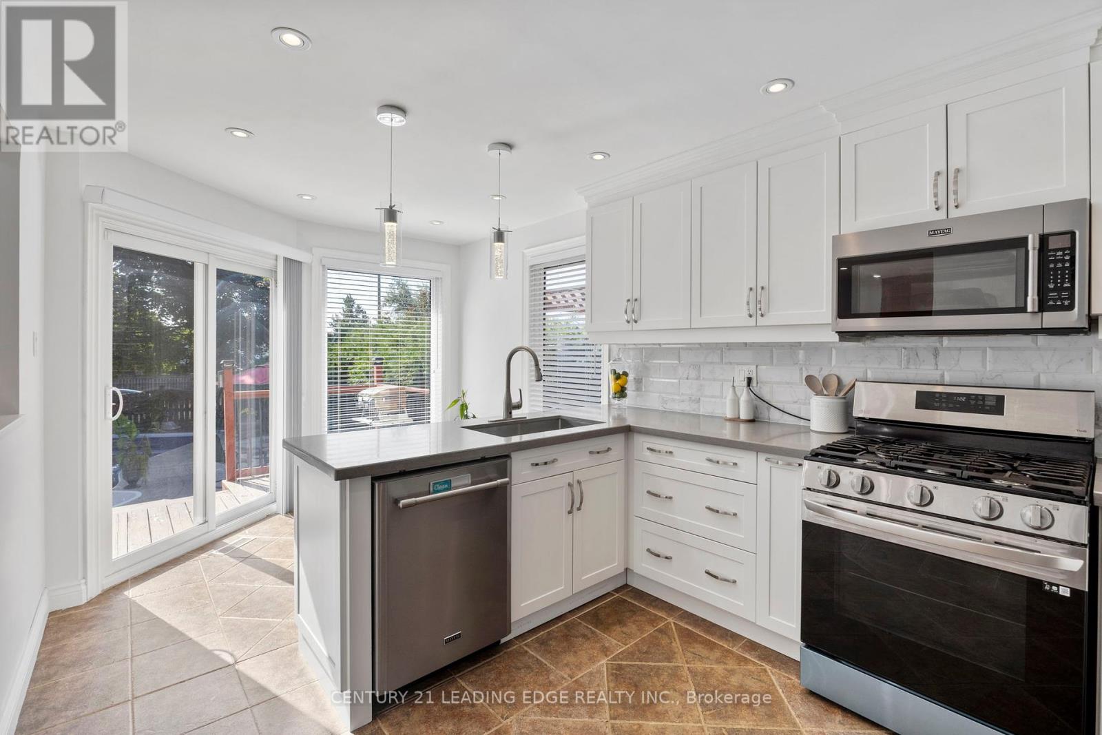 1211 Bridge Gate Crescent, Pickering, Ontario  L1X 1A3 - Photo 14 - E12424975