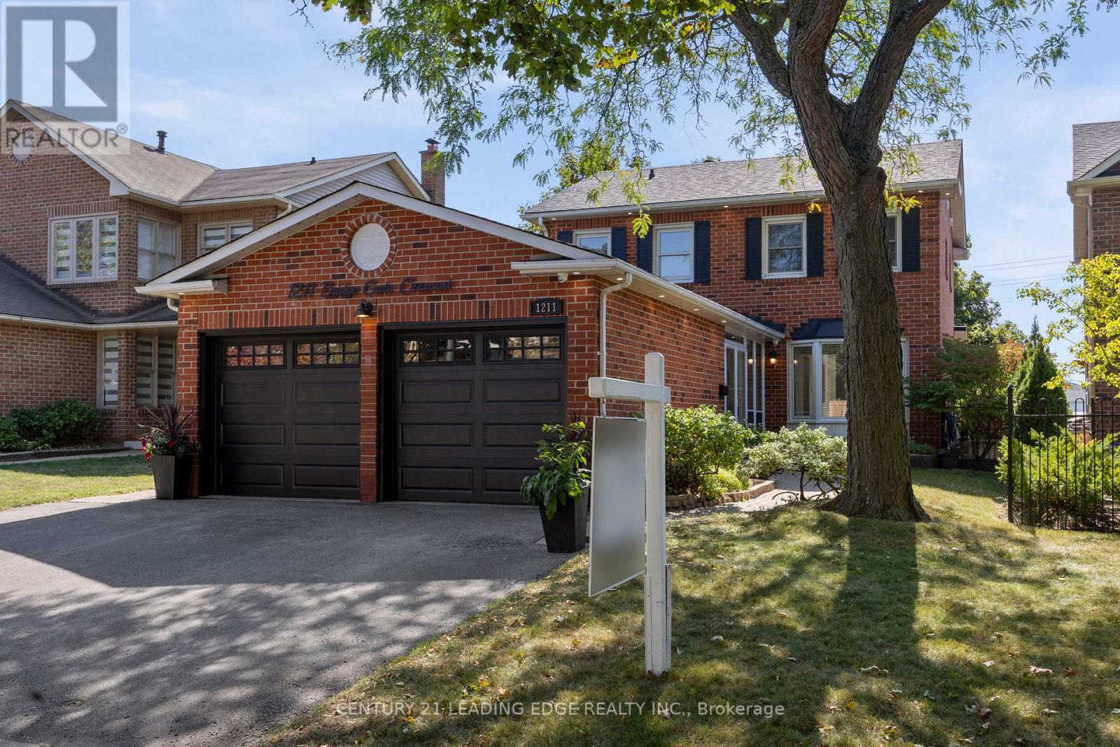 1211 Bridge Gate Crescent, Pickering, Ontario  L1X 1A3 - Photo 2 - E12424975