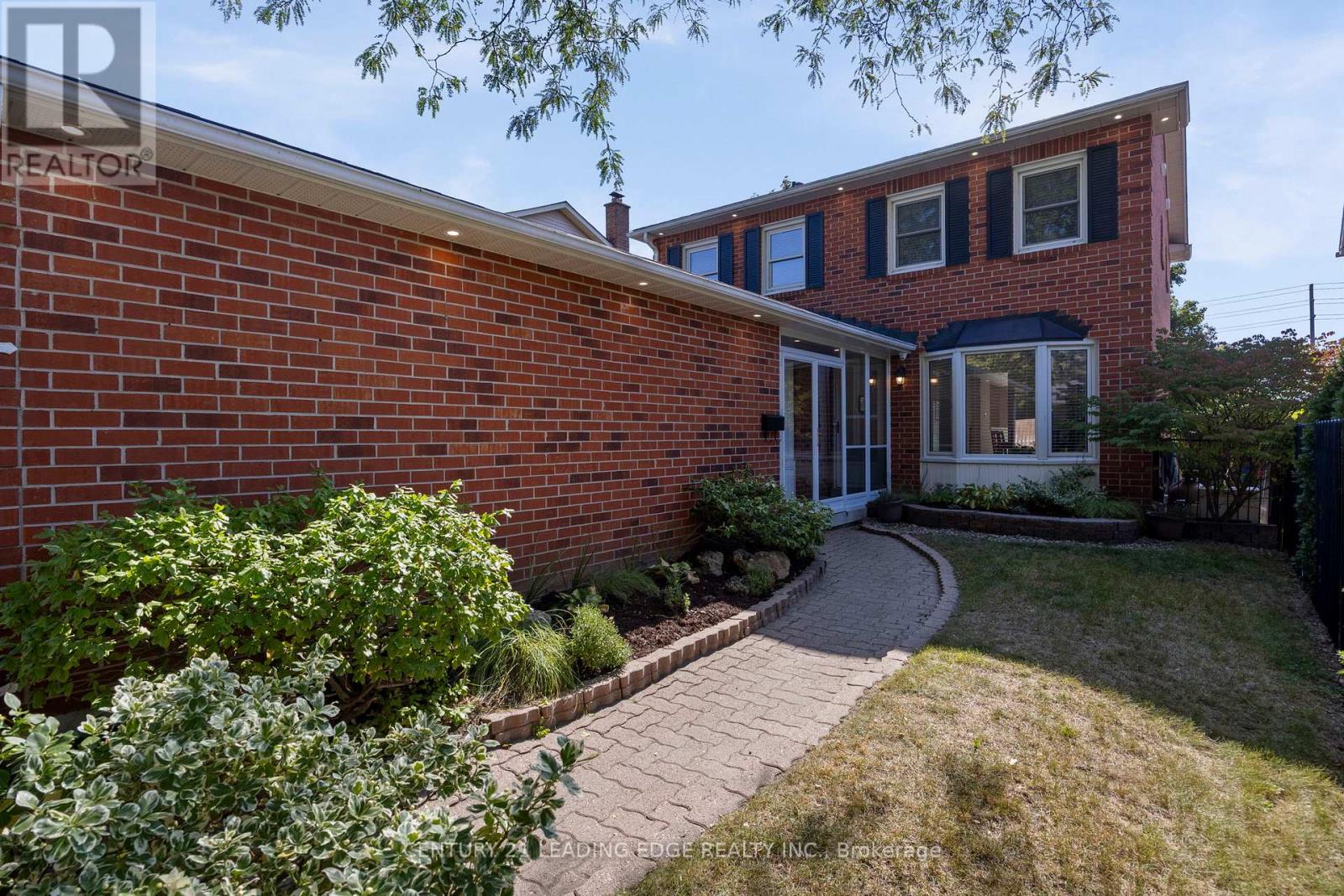 1211 Bridge Gate Crescent, Pickering, Ontario  L1X 1A3 - Photo 4 - E12424975