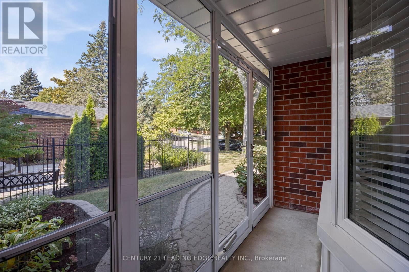 1211 Bridge Gate Crescent, Pickering, Ontario  L1X 1A3 - Photo 5 - E12424975