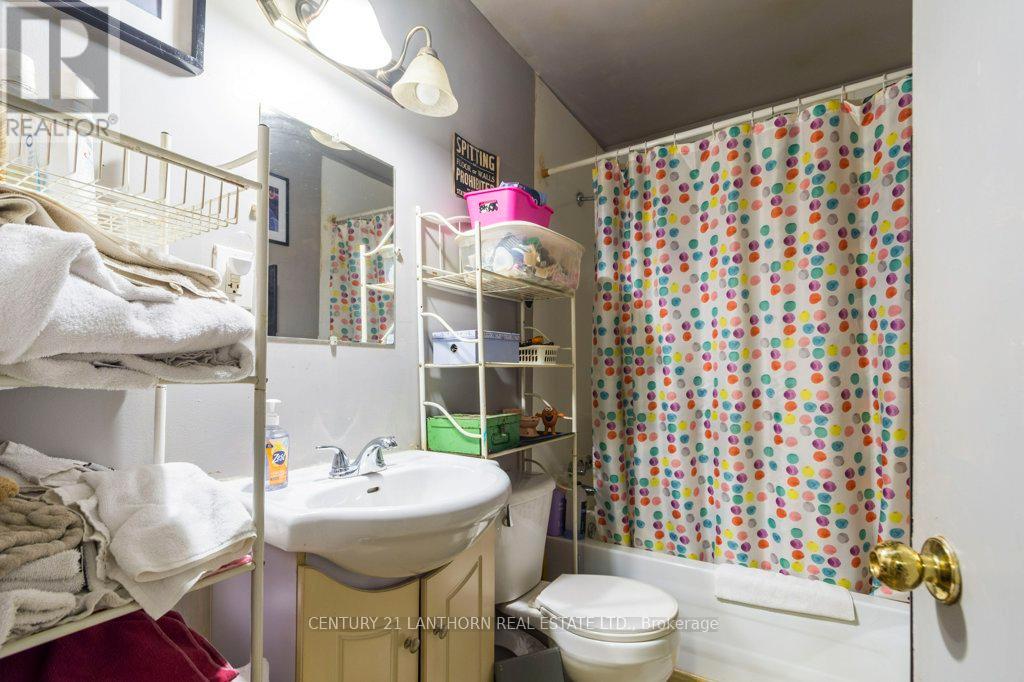 87-89 Scott Avenue, Quinte West (Frankford Ward), Ontario  K0K 2C0 - Photo 8 - X12130920
