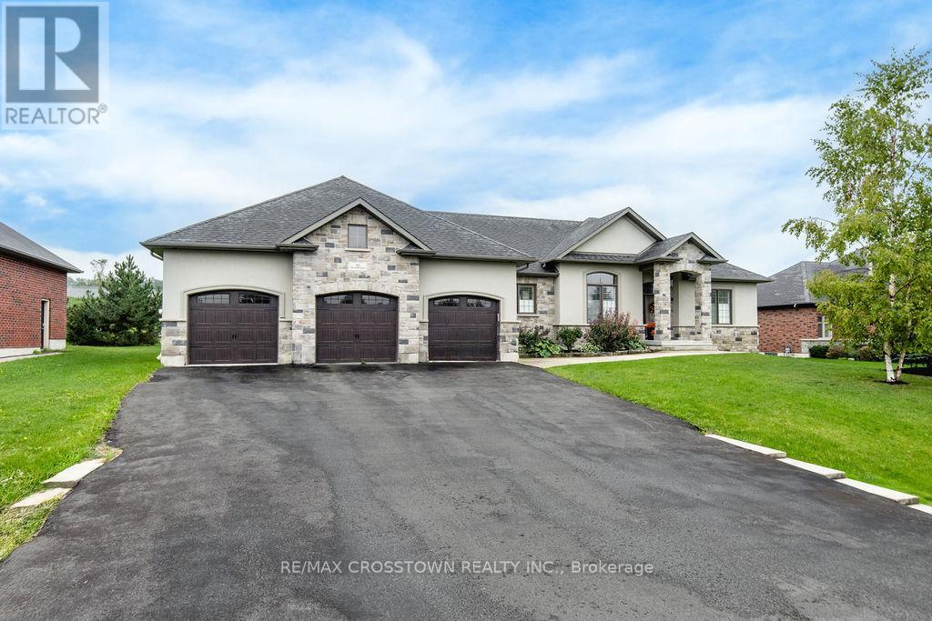 25 Mennill Drive, Springwater (Snow Valley), Ontario  L0L 1Y3 - Photo 1 - S12424996