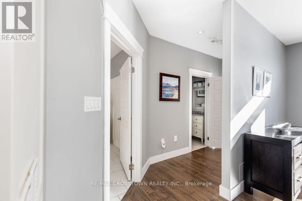 25 Mennill Drive, Springwater (Snow Valley), Ontario  L0L 1Y3 - Photo 14 - S12424996