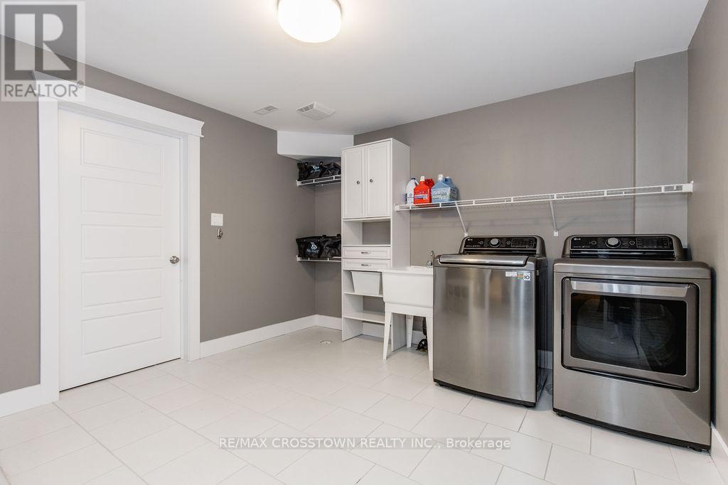 25 Mennill Drive, Springwater (Snow Valley), Ontario  L0L 1Y3 - Photo 36 - S12424996