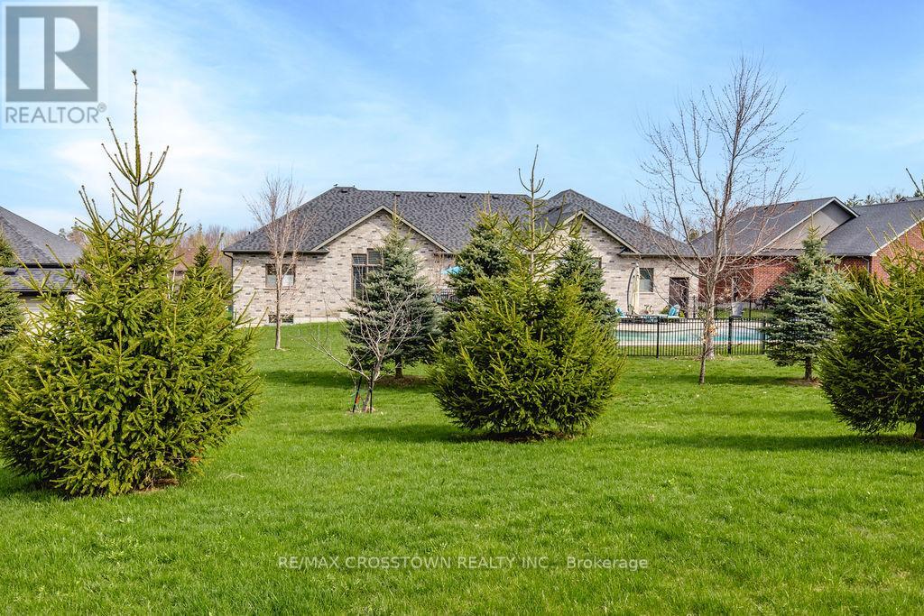 25 Mennill Drive, Springwater (Snow Valley), Ontario  L0L 1Y3 - Photo 47 - S12424996