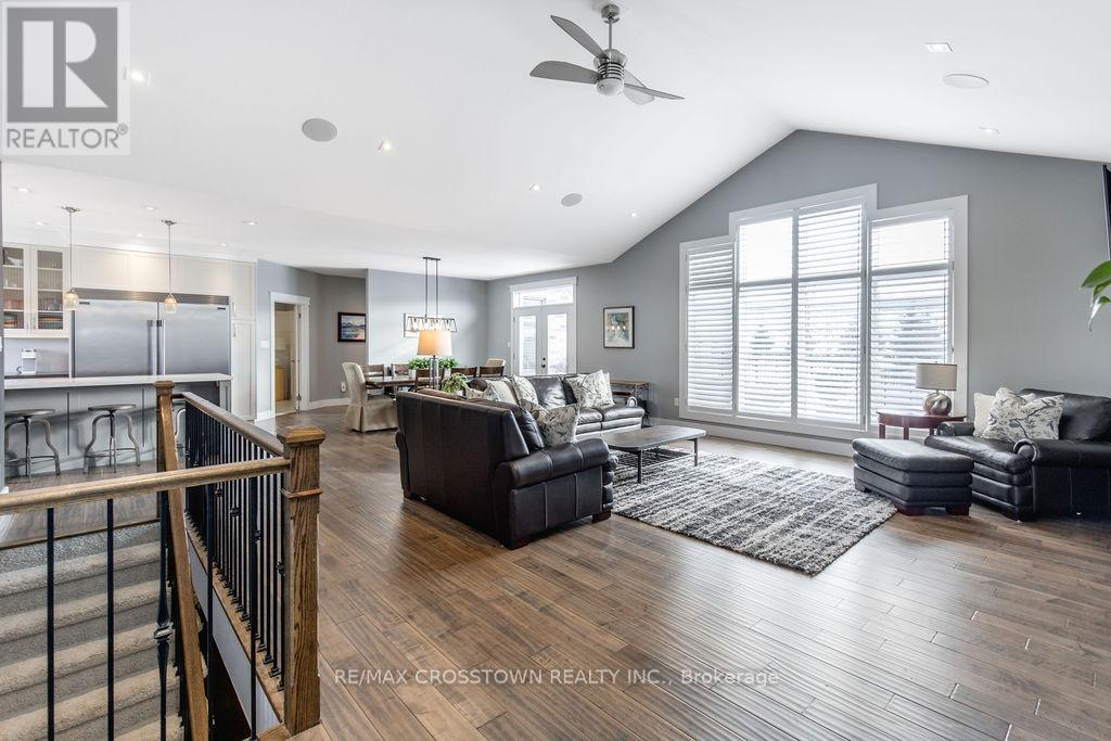 25 Mennill Drive, Springwater (Snow Valley), Ontario  L0L 1Y3 - Photo 6 - S12424996