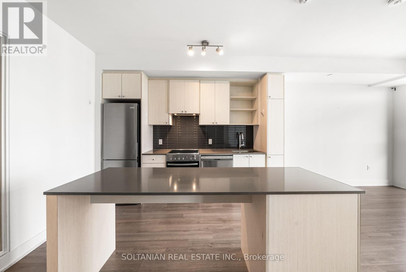 810 - 50 George Butchart Drive, Toronto, Ontario  M3K 0C9 - Photo 4 - W12424985