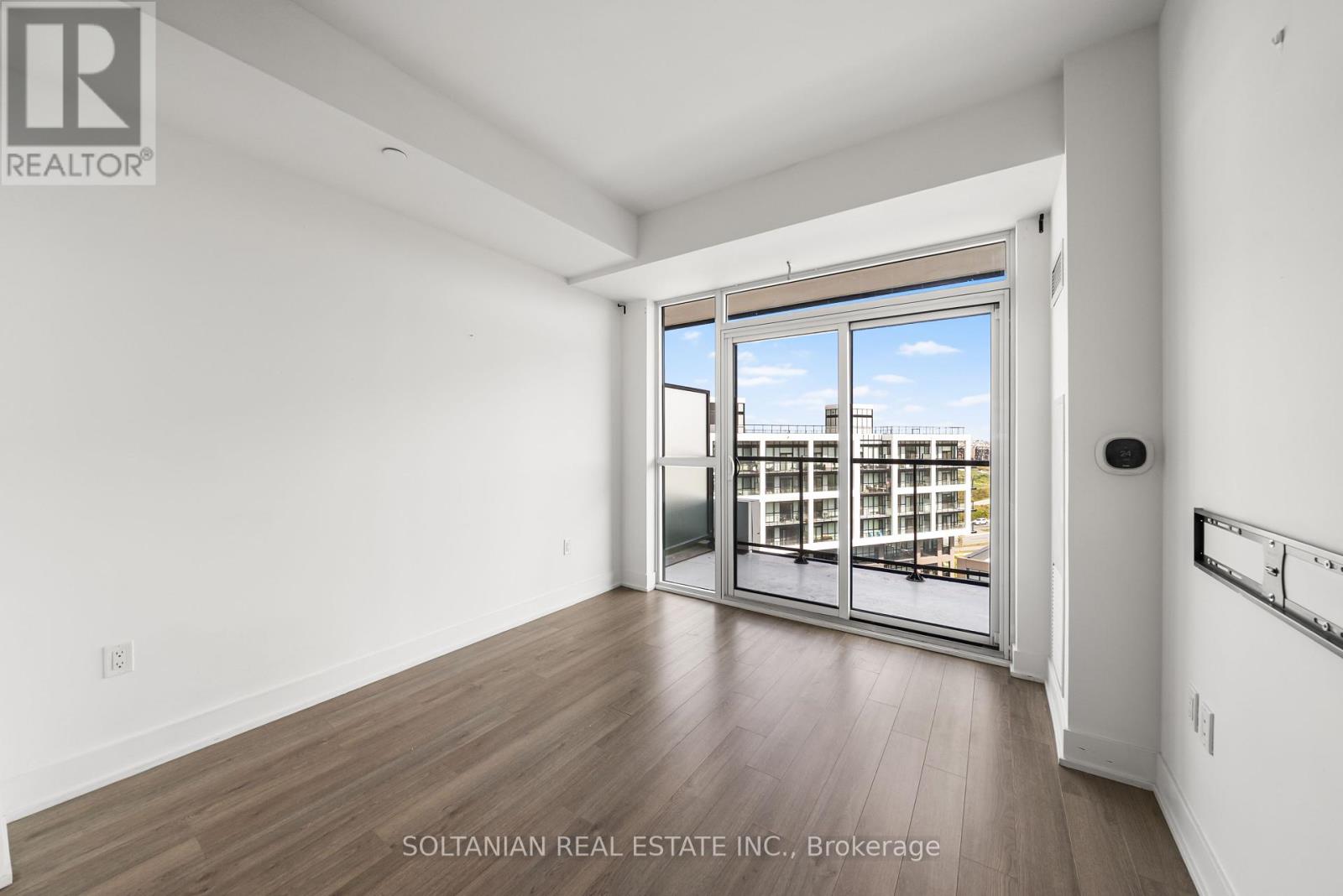 810 - 50 George Butchart Drive, Toronto, Ontario  M3K 0C9 - Photo 6 - W12424985