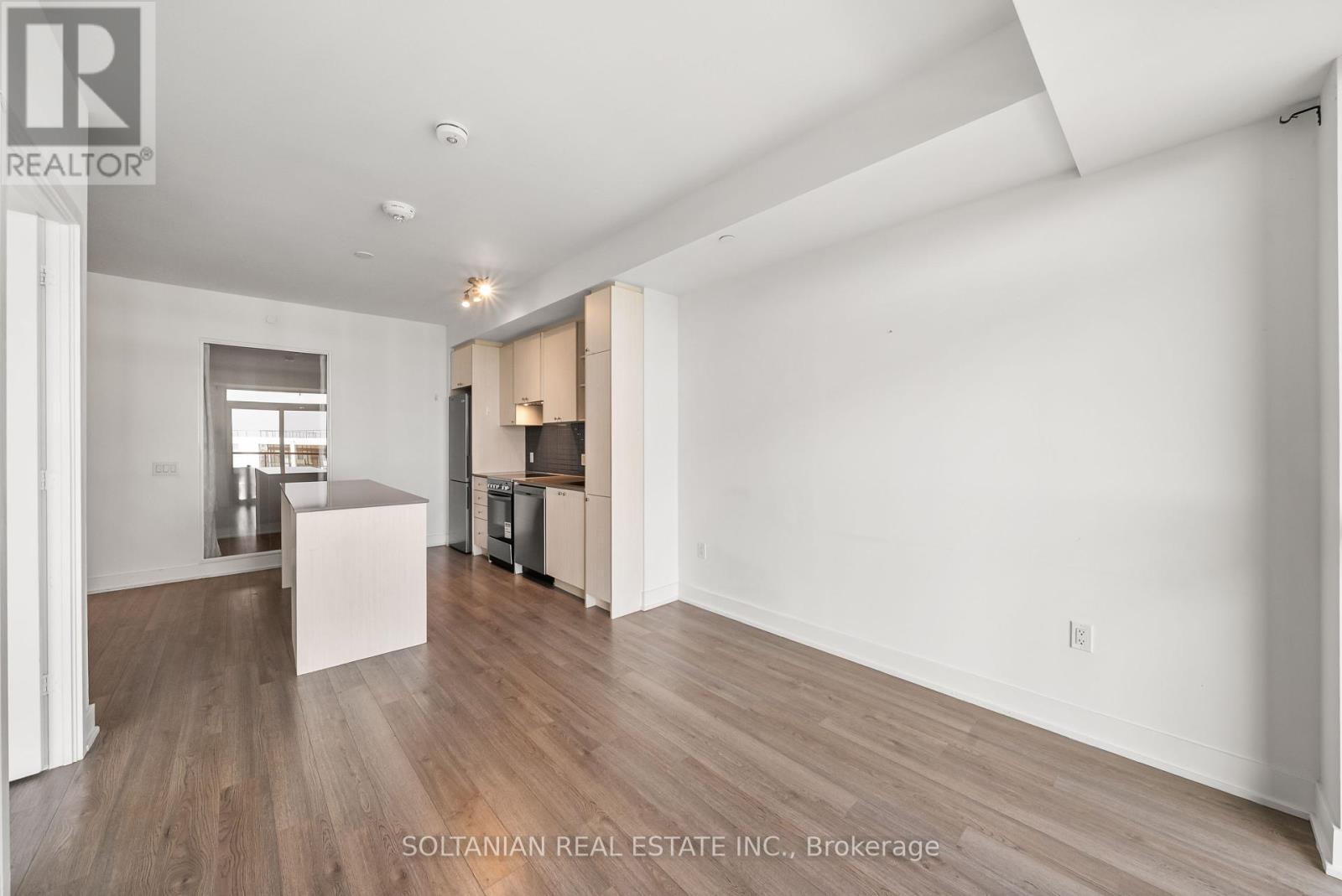 810 - 50 George Butchart Drive, Toronto, Ontario  M3K 0C9 - Photo 7 - W12424985