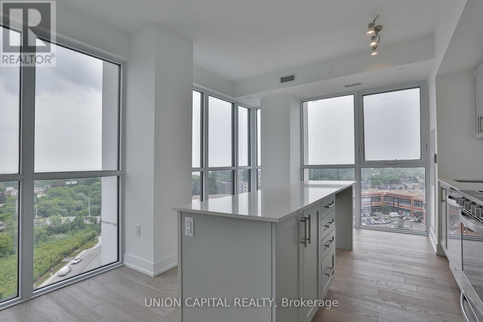 1104 - 1063 Douglas Mccurdy Comm Circle, Mississauga, Ontario  L5G 0C5 - Photo 10 - W12424991