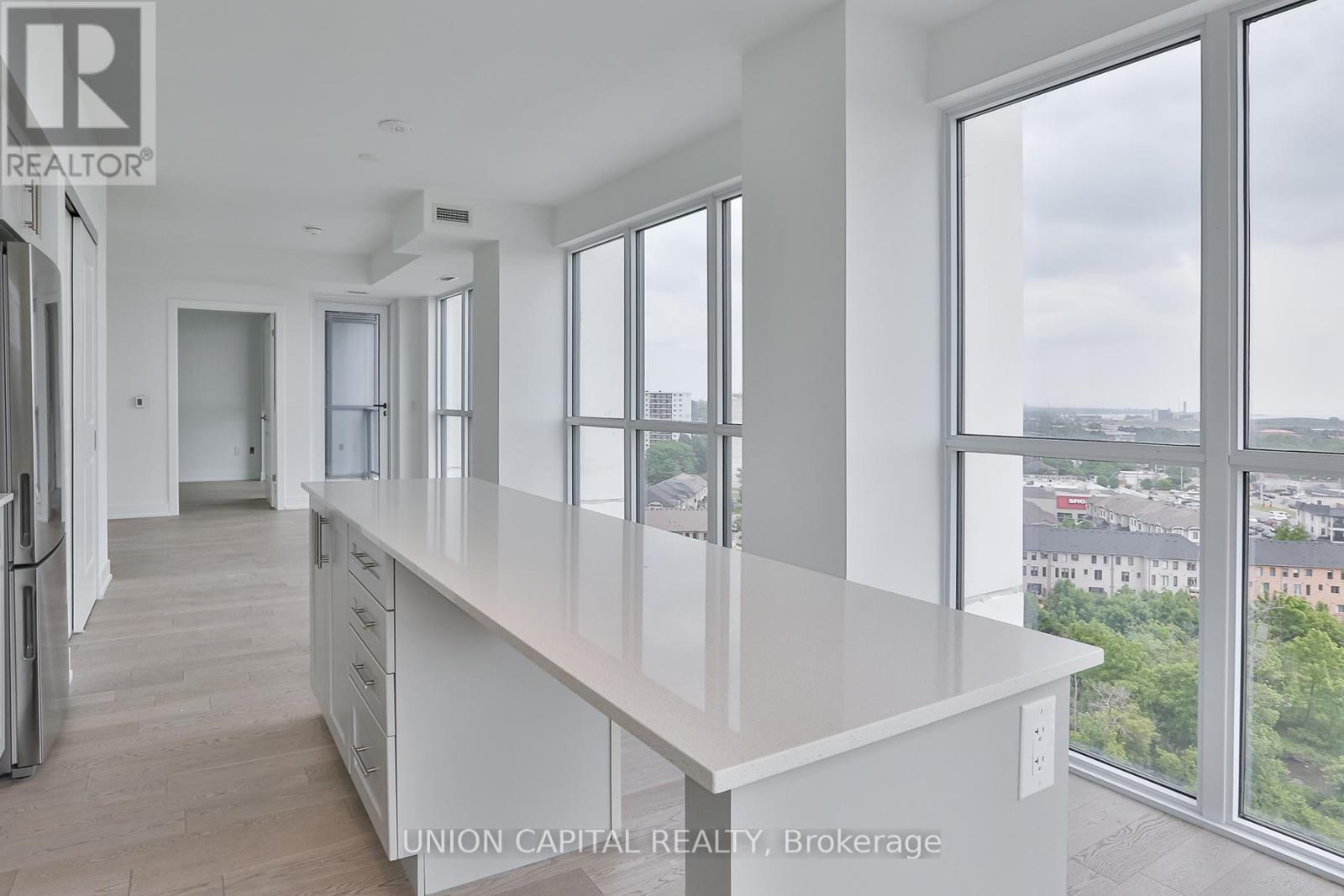 1104 - 1063 Douglas Mccurdy Comm Circle, Mississauga, Ontario  L5G 0C5 - Photo 5 - W12424991