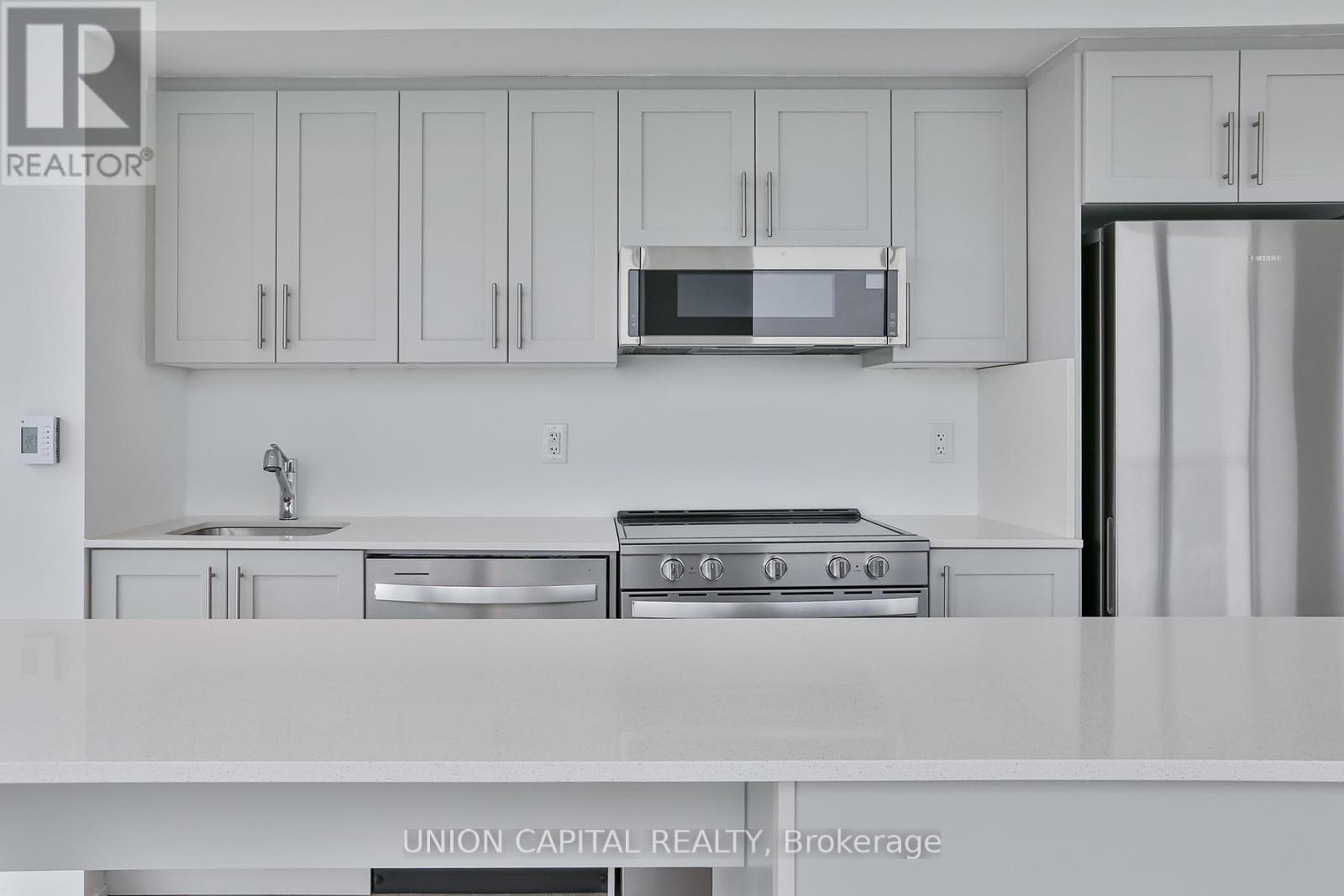 1104 - 1063 Douglas Mccurdy Comm Circle, Mississauga, Ontario  L5G 0C5 - Photo 6 - W12424991