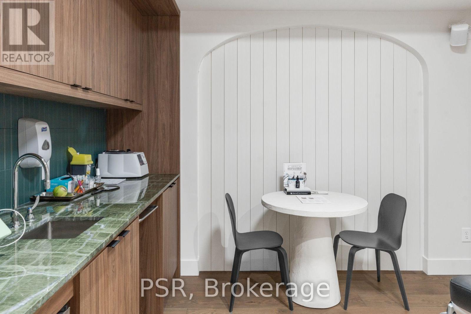 1656 Queen Street W, Toronto, Ontario  M6R 1B2 - Photo 18 - W12424997