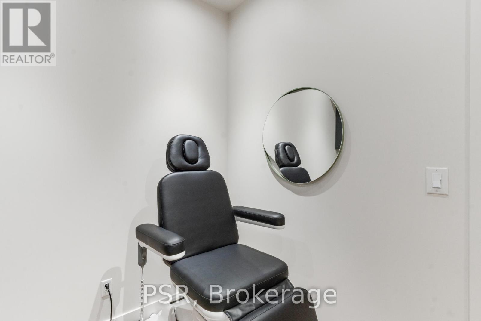 1656 Queen Street W, Toronto, Ontario  M6R 1B2 - Photo 27 - W12425002