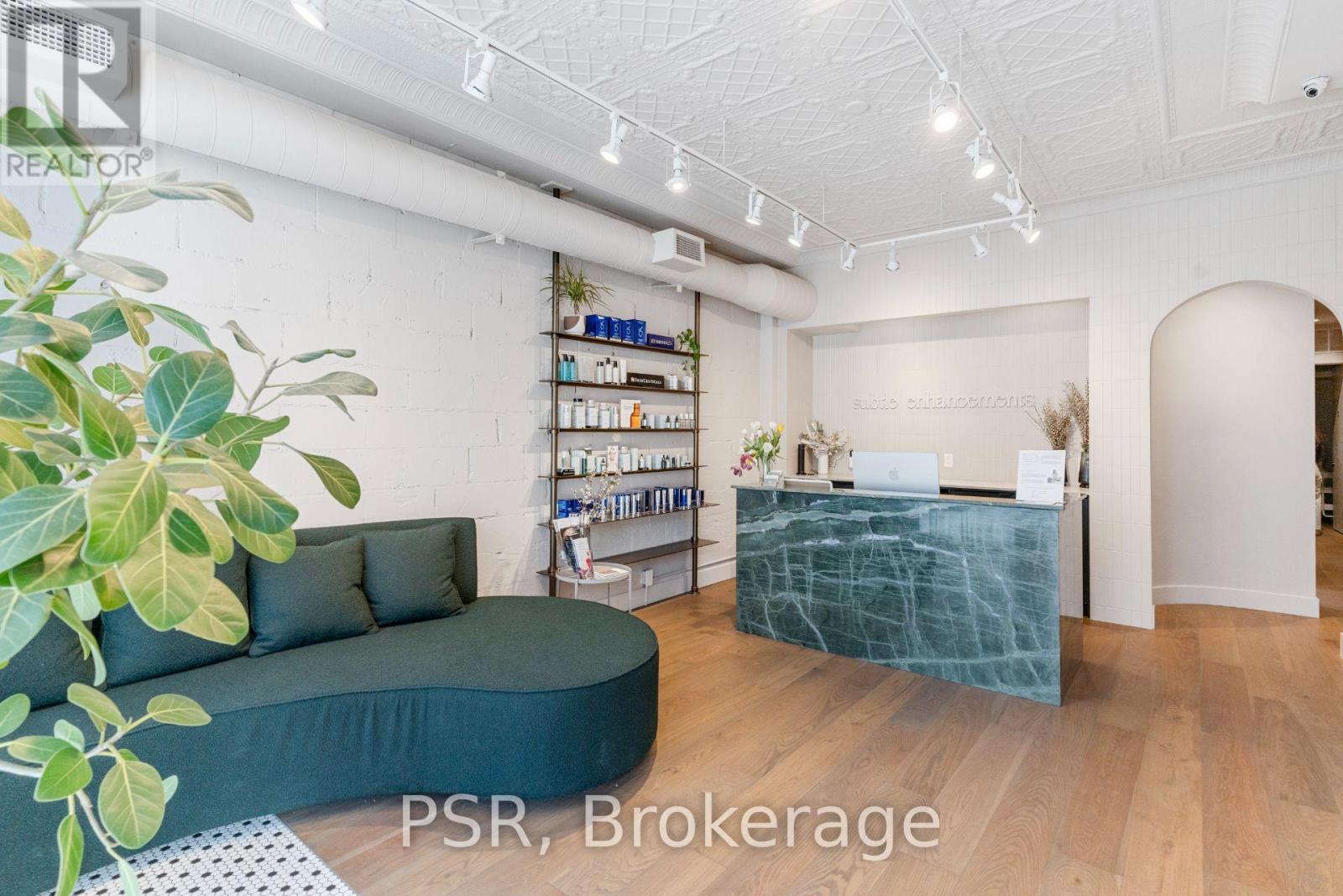 1656 Queen Street W, Toronto, Ontario  M6R 1B2 - Photo 5 - W12425002