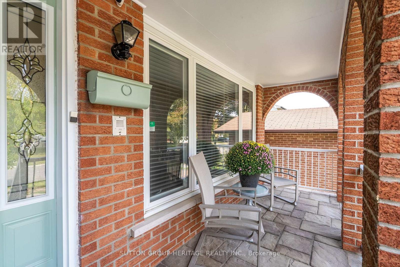 1471 Fieldlight Boulevard, Pickering, Ontario  L1V 2S3 - Photo 3 - E12423741
