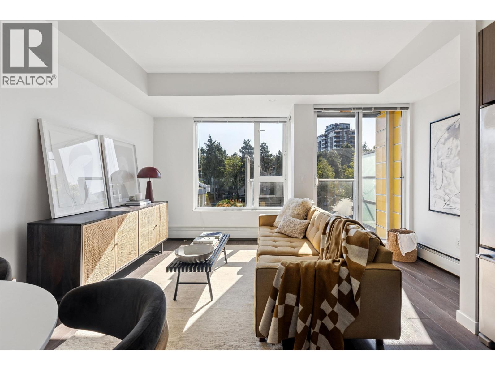 605 417 GREAT NORTHERN WAY, Vancouver, British Columbia