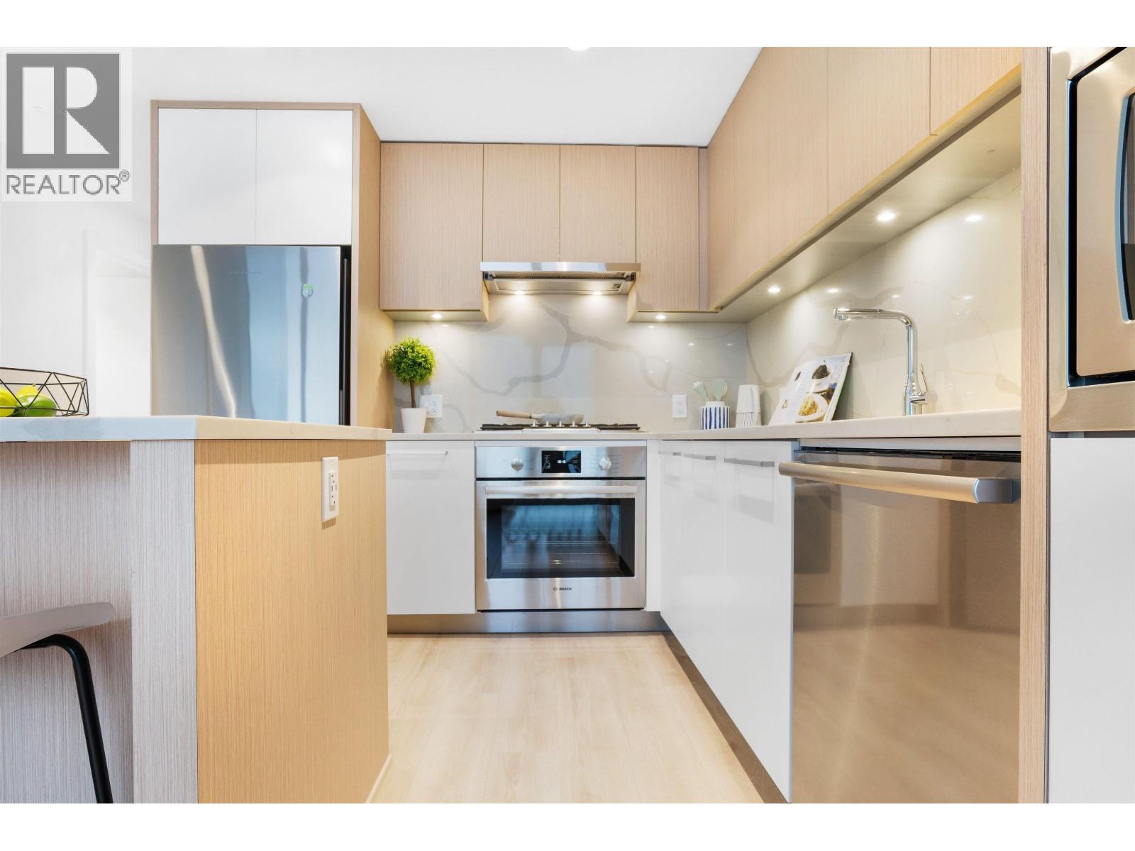 3607 567 Clarke Road, Coquitlam, British Columbia  V3J 0K7 - Photo 2 - R3051993