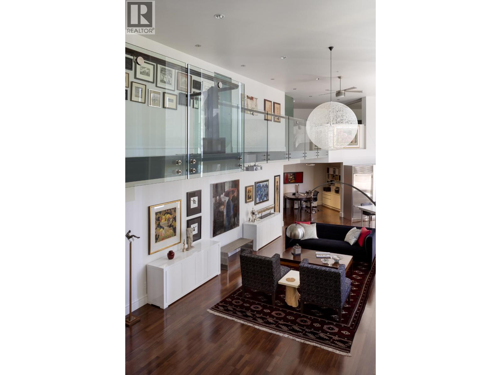 401 988 Richards Street, Vancouver, British Columbia  V6B 8R2 - Photo 2 - R3052017