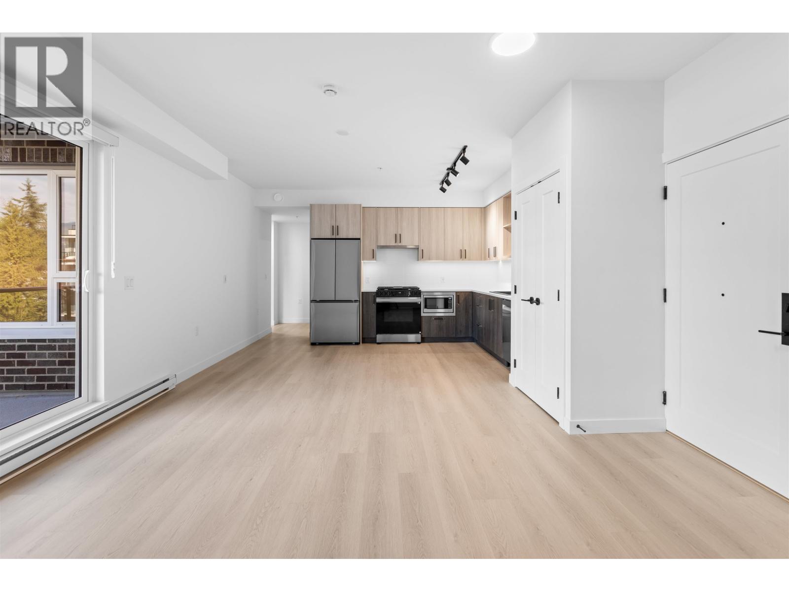 221 2002 St. George Street, Port Moody, British Columbia  V3H 2E6 - Photo 3 - R3052038