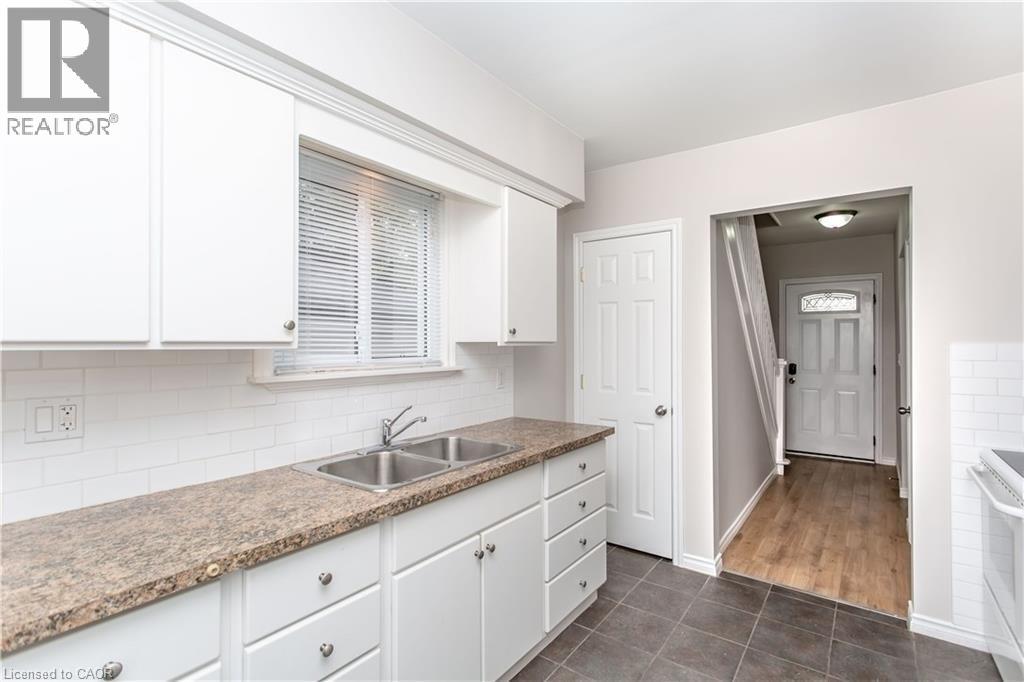 44 St. Peter Street, St. Catharines, Ontario  L2T 1P2 - Photo 2 - 40773420