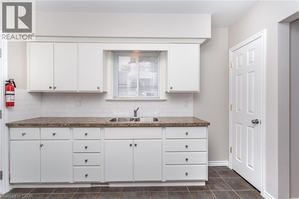 44 St. Peter Street, St. Catharines, Ontario  L2T 1P2 - Photo 3 - 40773420