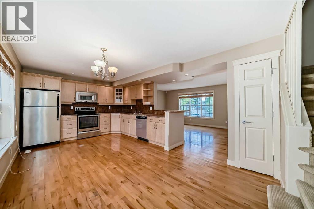 42 Ypres Green Sw, Calgary, Alberta  T2T 6M1 - Photo 5 - A2252885