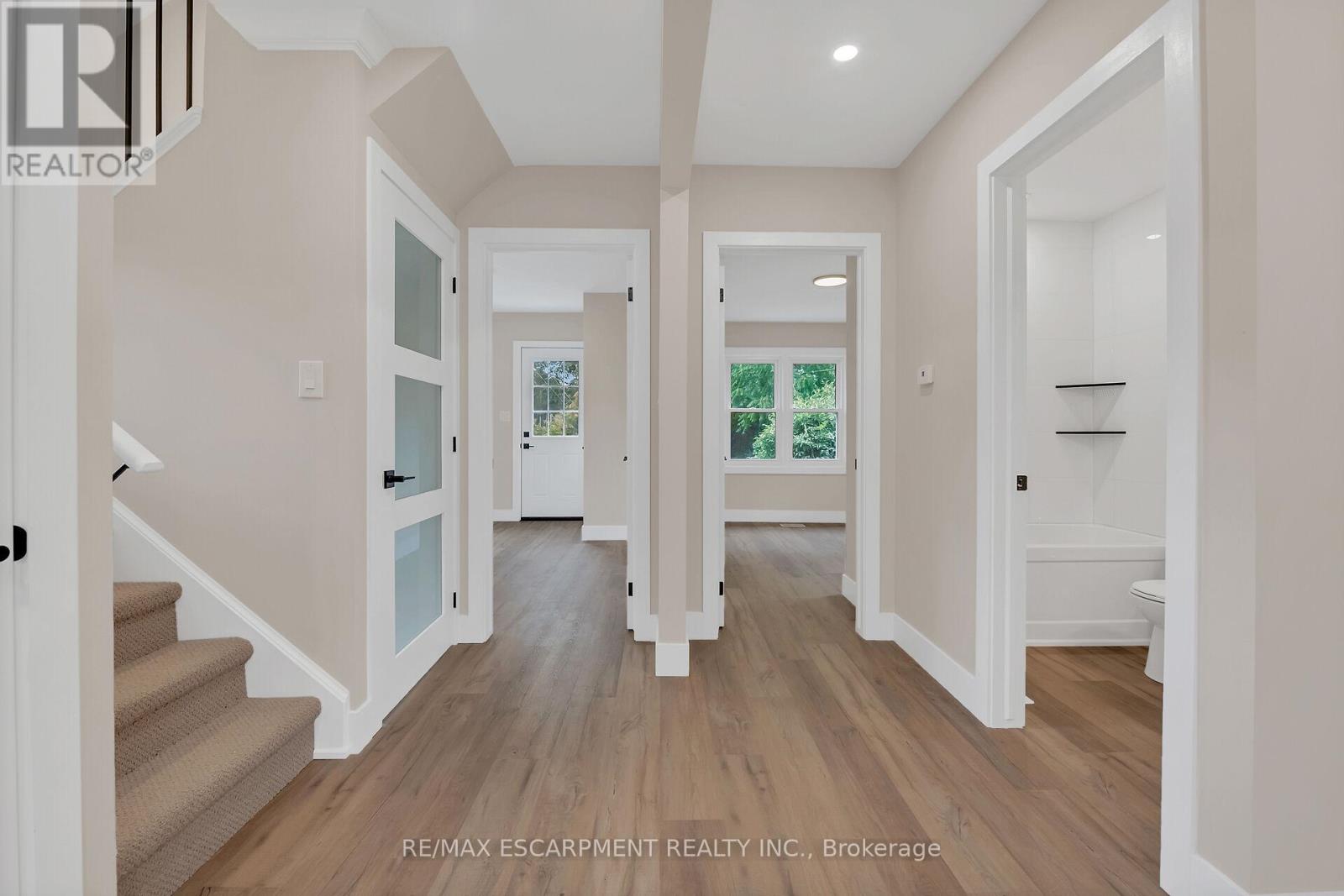 126 Auburn Avenue, Hamilton, Ontario  L8K 3B2 - Photo 14 - X12425003