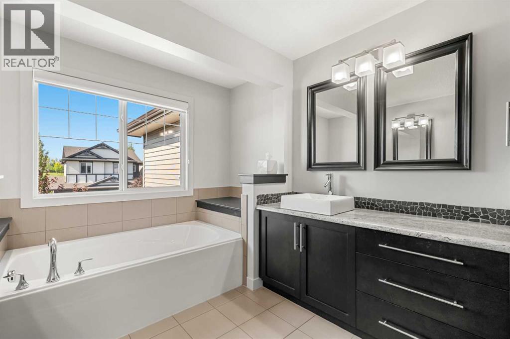 144 Crystal Green Drive, Okotoks, Alberta  T1S 0C8 - Photo 19 - A2258352